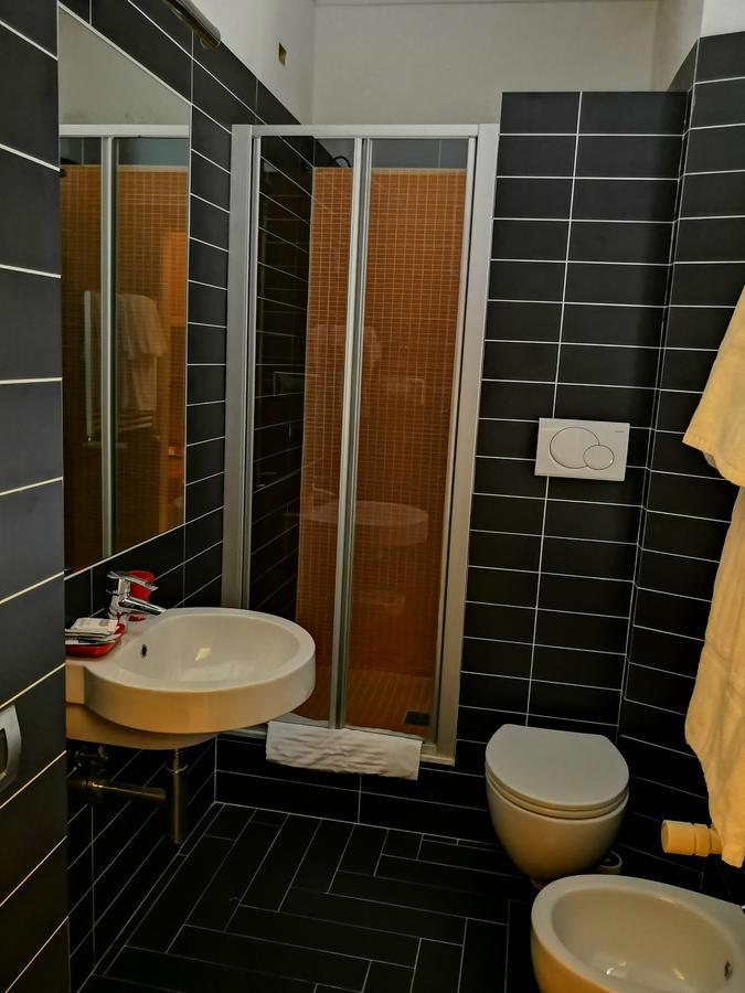 Hotel Mari 1 ローマ エクステリア 写真